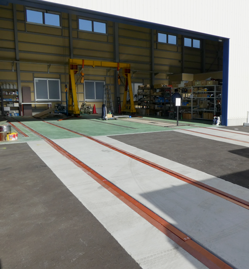 車両搬入用レール